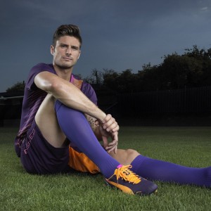 开云体育官网下载安装-德甲激烈对抗，比分3-2，明星前锋两球，关键扑救命悬一线，角球数量更胜一筹