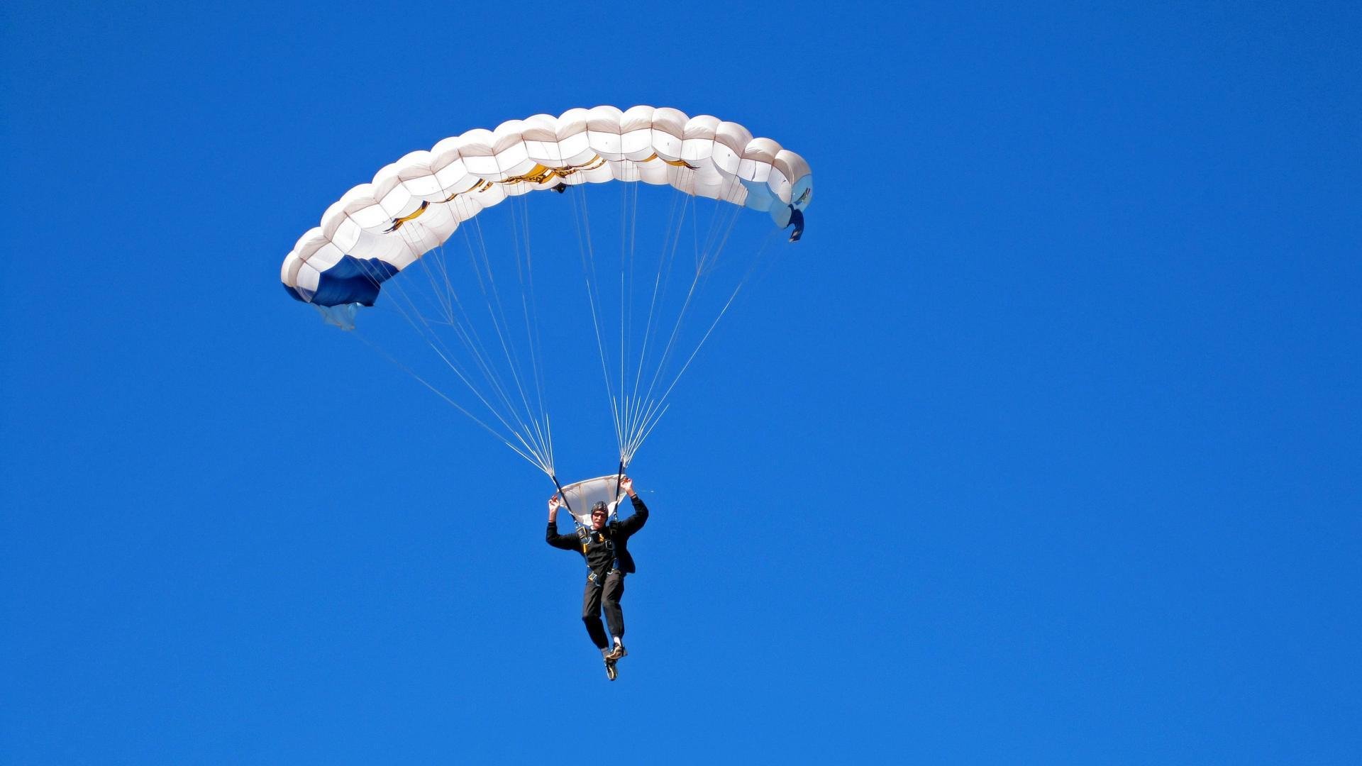 中国篮球联赛观众体验提升策略,篮球比赛观众体验和参与的重要性